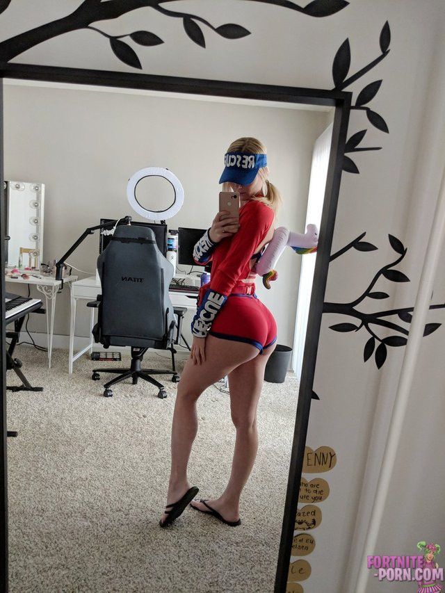 Sexy fortnite cosplay