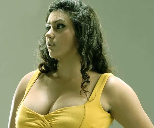 Winger reccomend Namitha boob showing