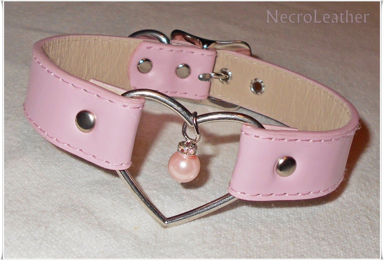 Bondage pink collar