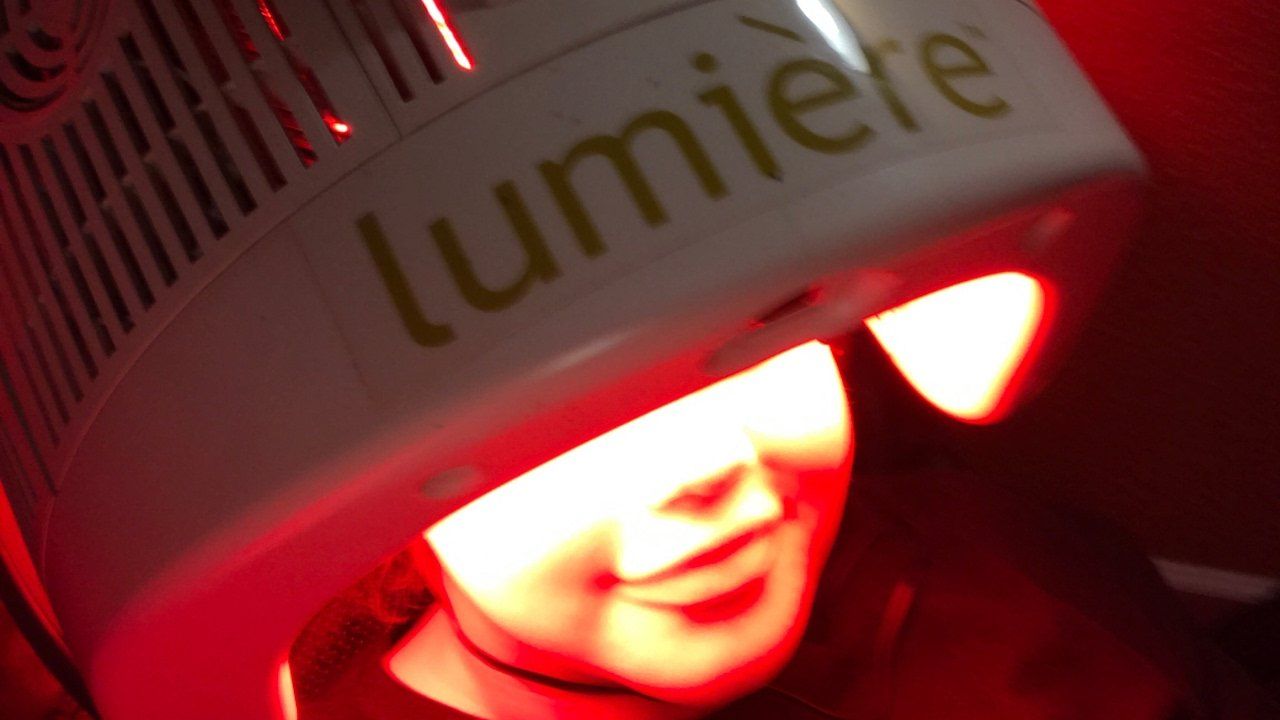 Lumiere light facial