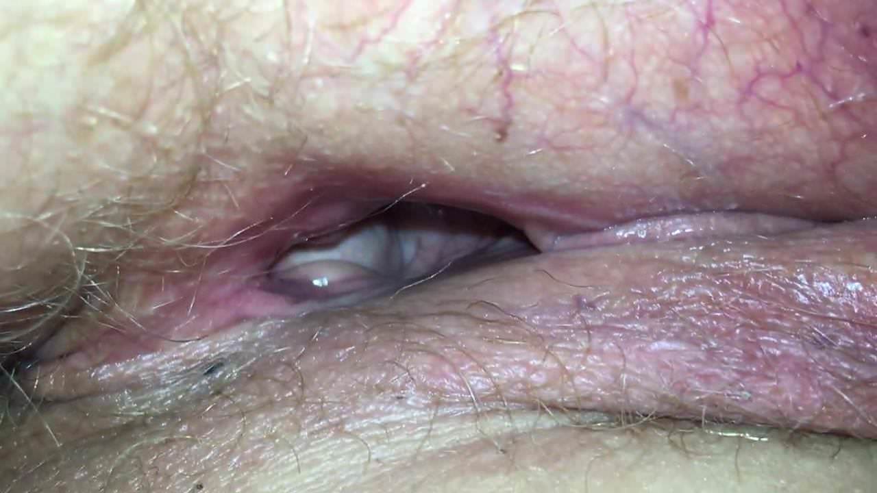Head in gaping pussy hole