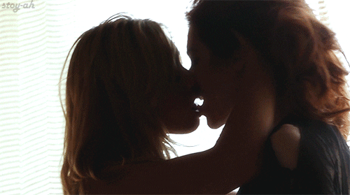 Quest reccomend Lesbian kissing links