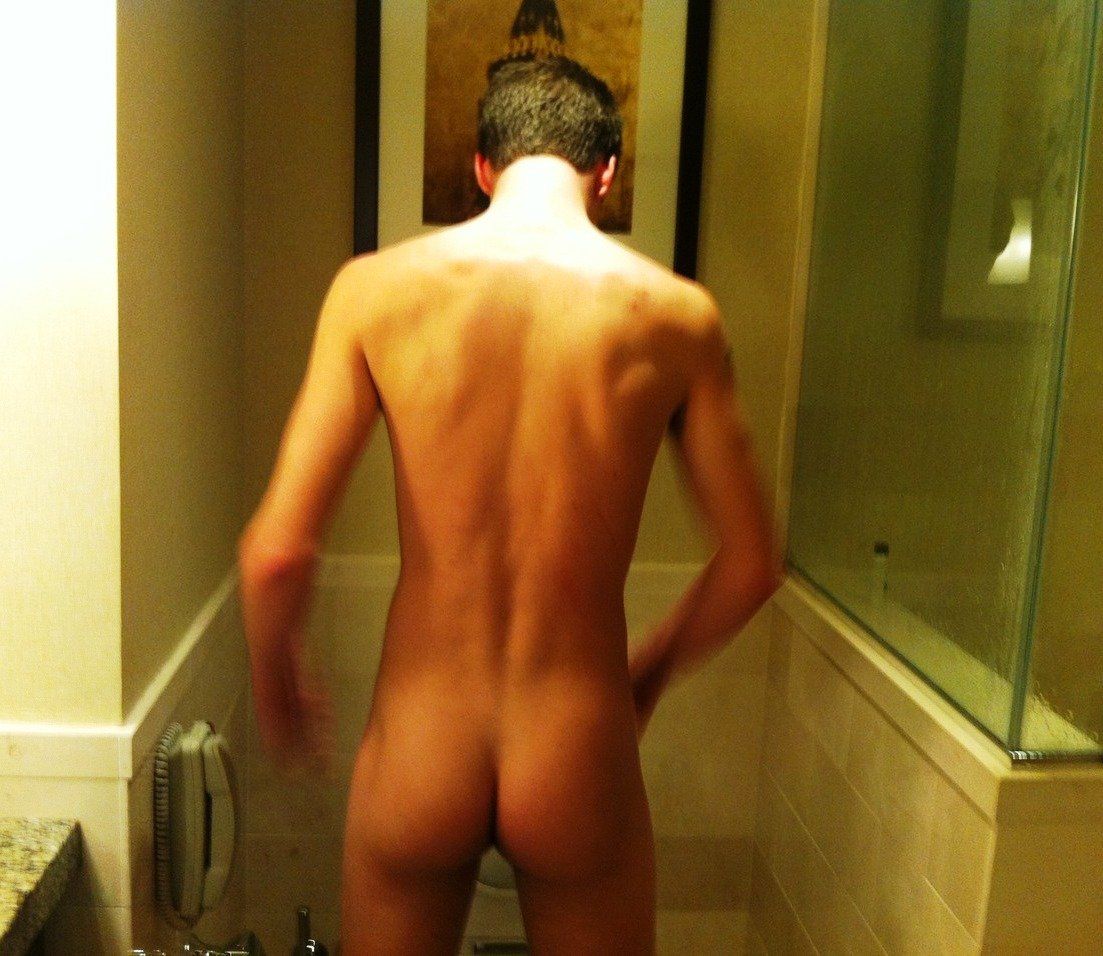 naked male butt selfies