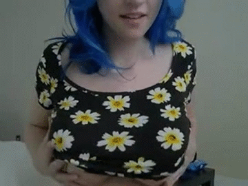 Captain H. reccomend blue hair girl with nice
