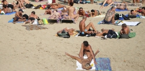 Slim exhibitionist girlfriend nude beach