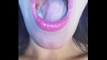 Japanese girl uvula examination